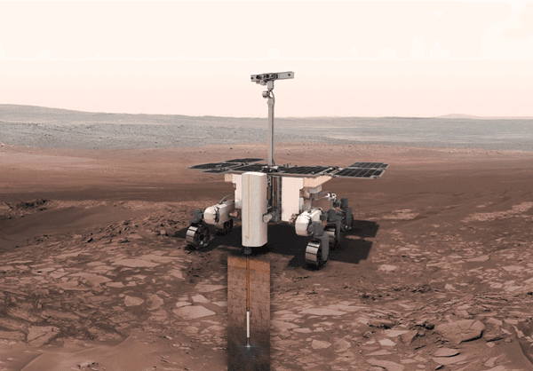 En robotisk Mars-rover borer i planetens overflate, utstyrt med solcellepaneler og vitenskapelige instrumenter. Landskapet er goldt og rødfarget, typisk for Mars.