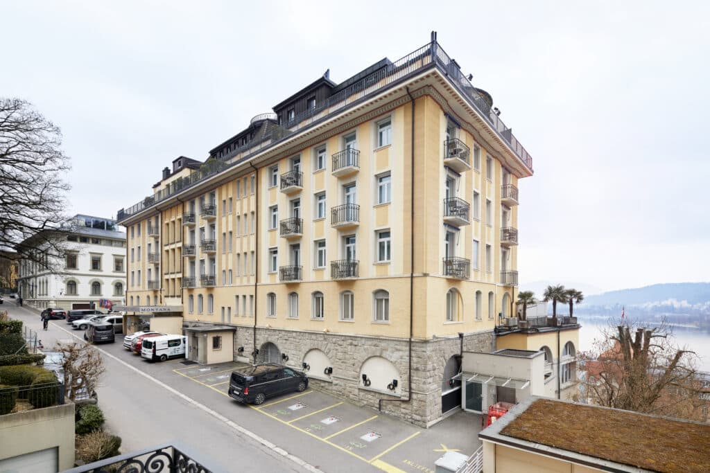 Ein Hotel mit Ladestationen